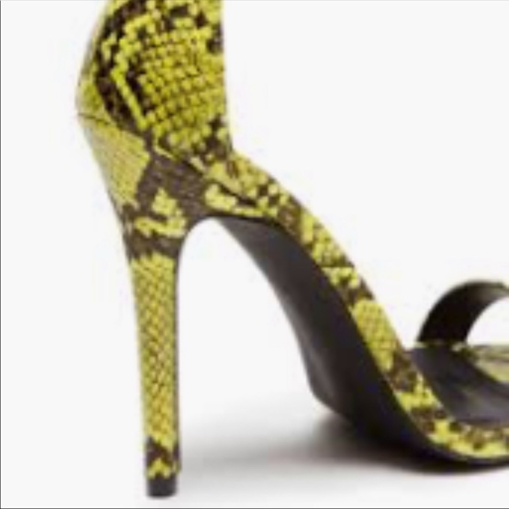 👡Yellow Snakeskin Heels - Picture 3 of 4